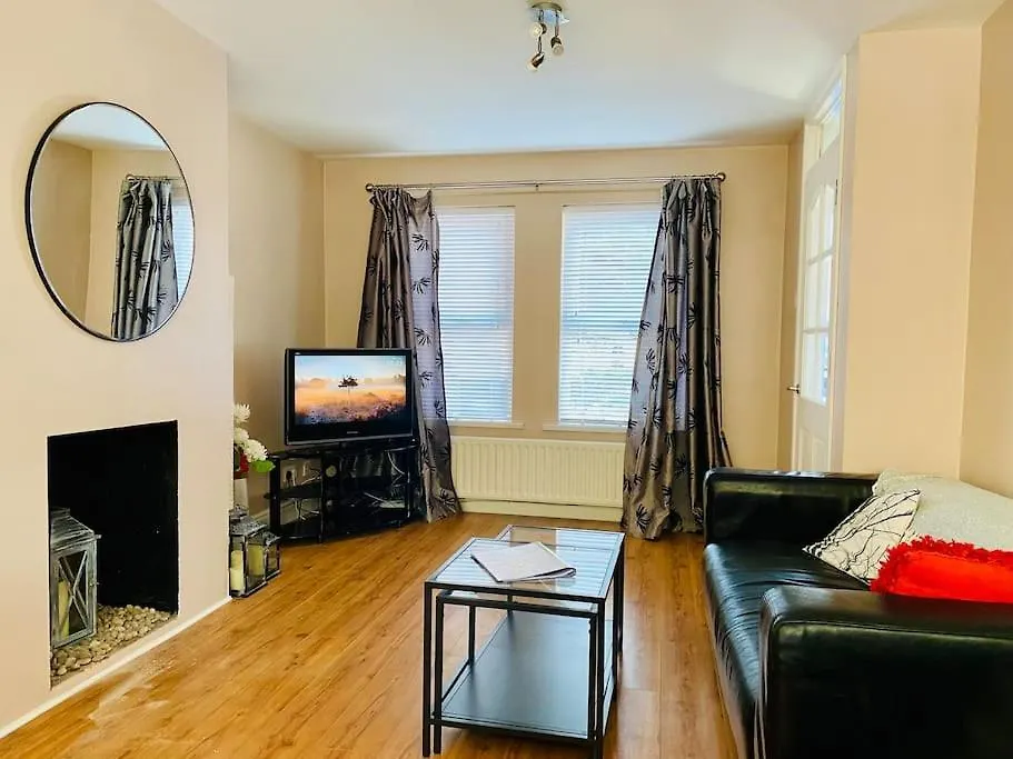 Trish'S Townhouse Best For Eats-Arts-Drinks-Parks! Belfast United Kingdom